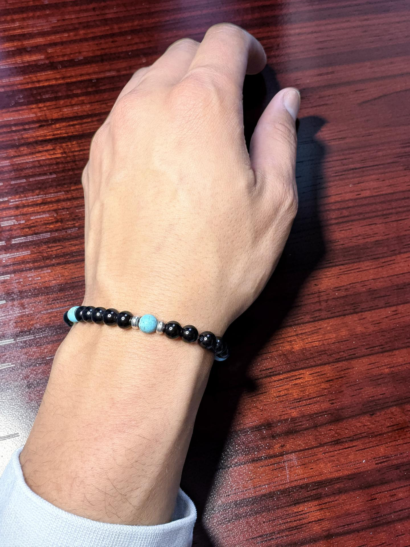 Grounding onyx and howlite unisex bracelet